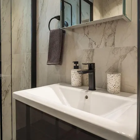 Empyrean Luxury Apartament