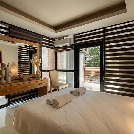 Empyrean Luxury Apartament