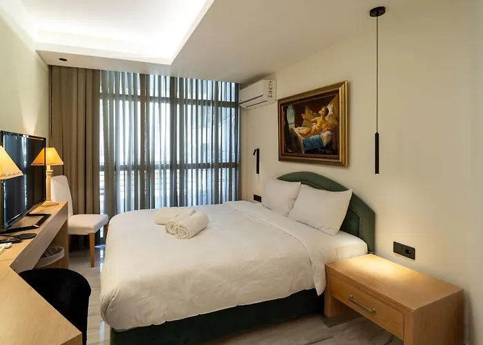 Empyrean Luxury & Selanik