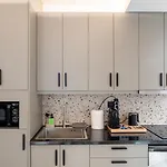 Empyrean Luxury & Apartment *